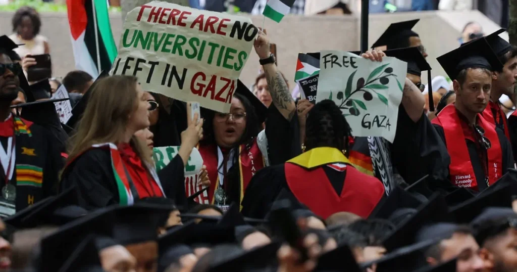 قاضٍ أميركي يرفض جهود ترمب لترحيل مؤيدي الفلسطينيين قاضٍ أميركي يرفض جهود ترمب لترحيل مؤيدي الفلسطينيين