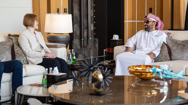 طحنون بن زايد يبحث في بريطانيا فرص توسيع الشراكات في الذكاء الاصطناعي