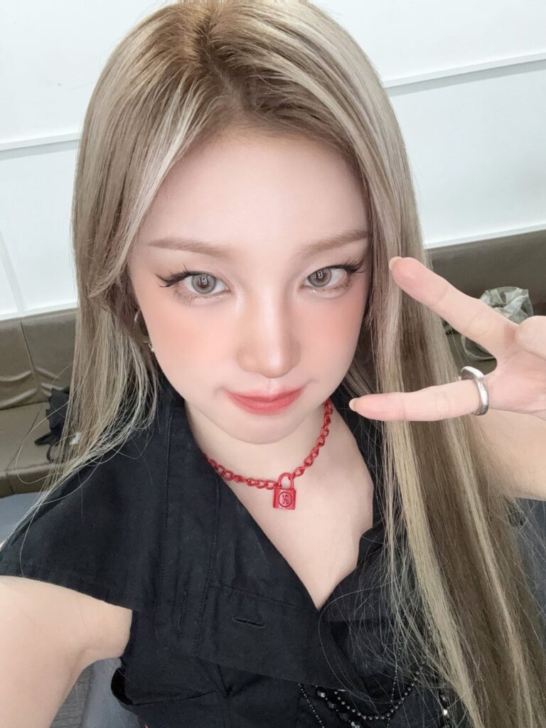 250919 التحديث الرسمي - Yuqi في الفصول