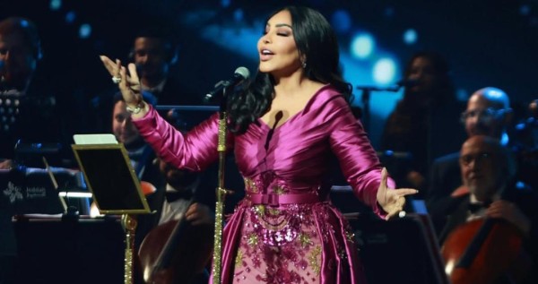 أحلام لجمهور جدة: 'تدلل لا يردك شي... أنا حاضر وتامرني..!...