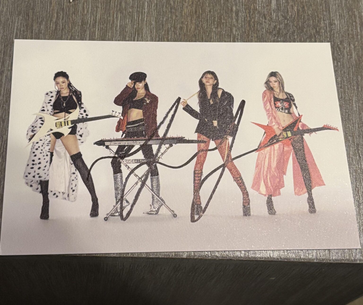 لا فكرة عمن توقيع هذا