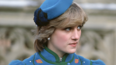 تشارلز سبنسر يحيي ذكرى شقيقته الأميرة ديانا بالورود