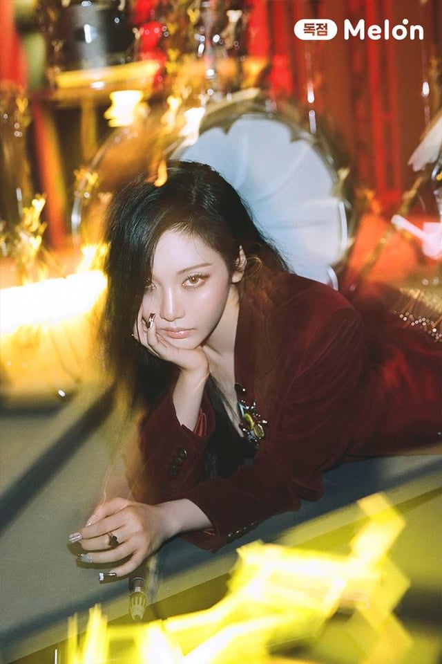 250905 AESPA - The 6th Mini Album: Rich Man (Melon Magazine)