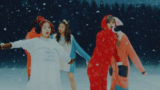 ما هو مع The Snowy Place في Knock Knock و Heart Shaker؟