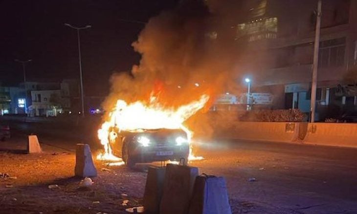 شهيدان من قوة الرضوان في غارة اسرائيلية على سيارة بمدينة بعلبك شرقي لبنان- (صور وفيديو)