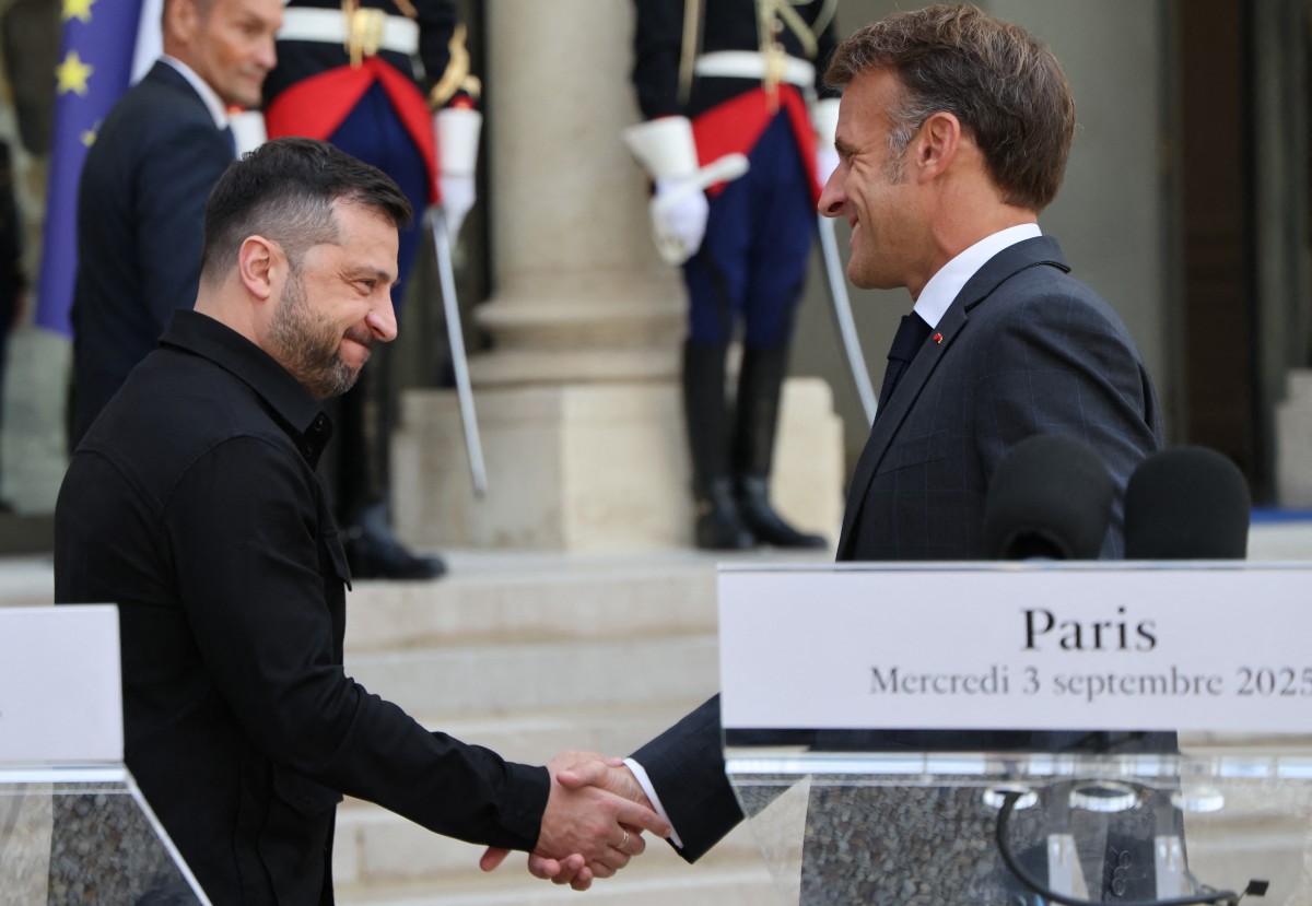 ماكرون وزيلينسكي (أ ف ب).