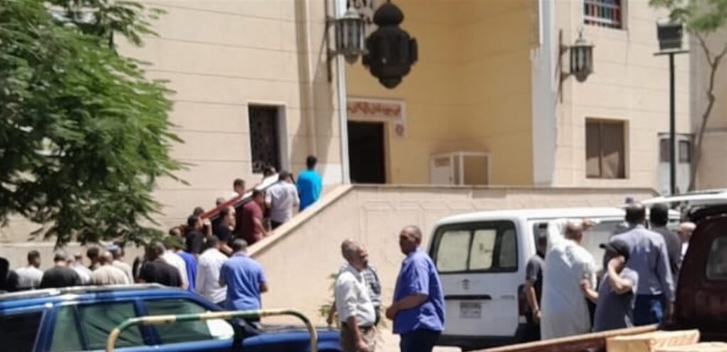 ابن فنان شهير في ذمة الله.. دُفن بعيداً عن الضجة الاعلامية ومن دون تواجد النجوم (صور) Doc-P-1411562-638923233487574640.jpg