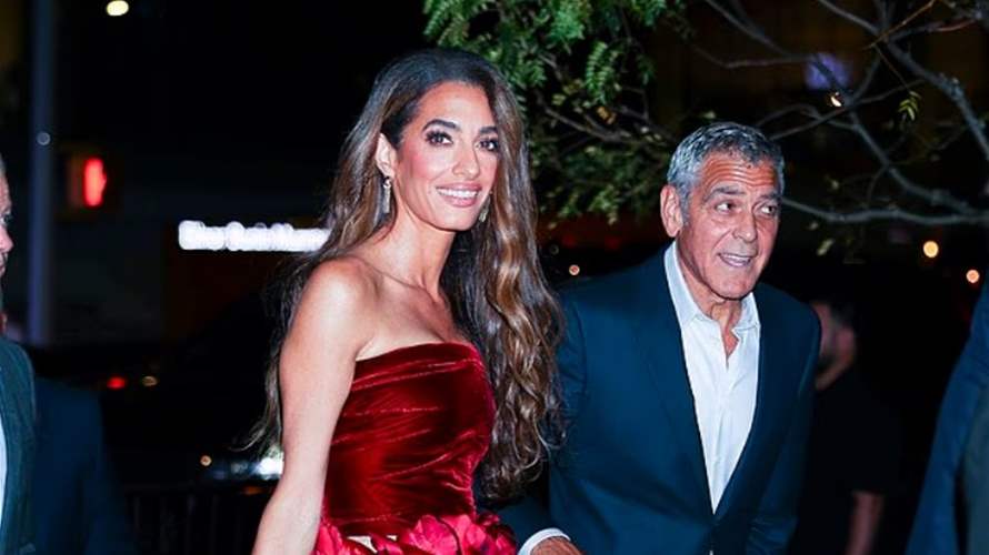 أمل كلوني تخطف الأنظار بفستانها القصير أثناء انضمامها إلى جورج كلوني بالعرض الأول لفيلمه Jay Kelly (صور) – LBCI Lebanon أمل كلوني تخطف الأنظار بفستانها القصير أثناء انضمامها إلى جورج كلوني بالعرض الأول لفيلمه Jay Kelly (صور) - LBCI Lebanon