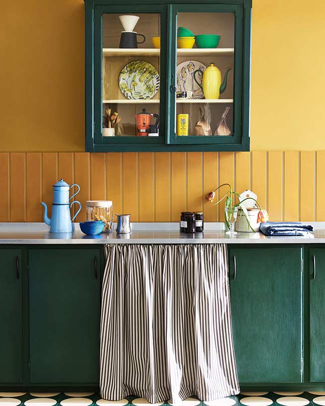 لون الأصفر الخردلي من الألوان الرائجة في خريف 2025. (موقع هاوس بيوتيفول)