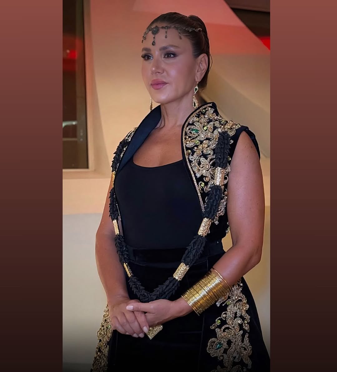 اكسسوارات بربرية فخمة بأسلوب ديما قندلفت (انستغرام)