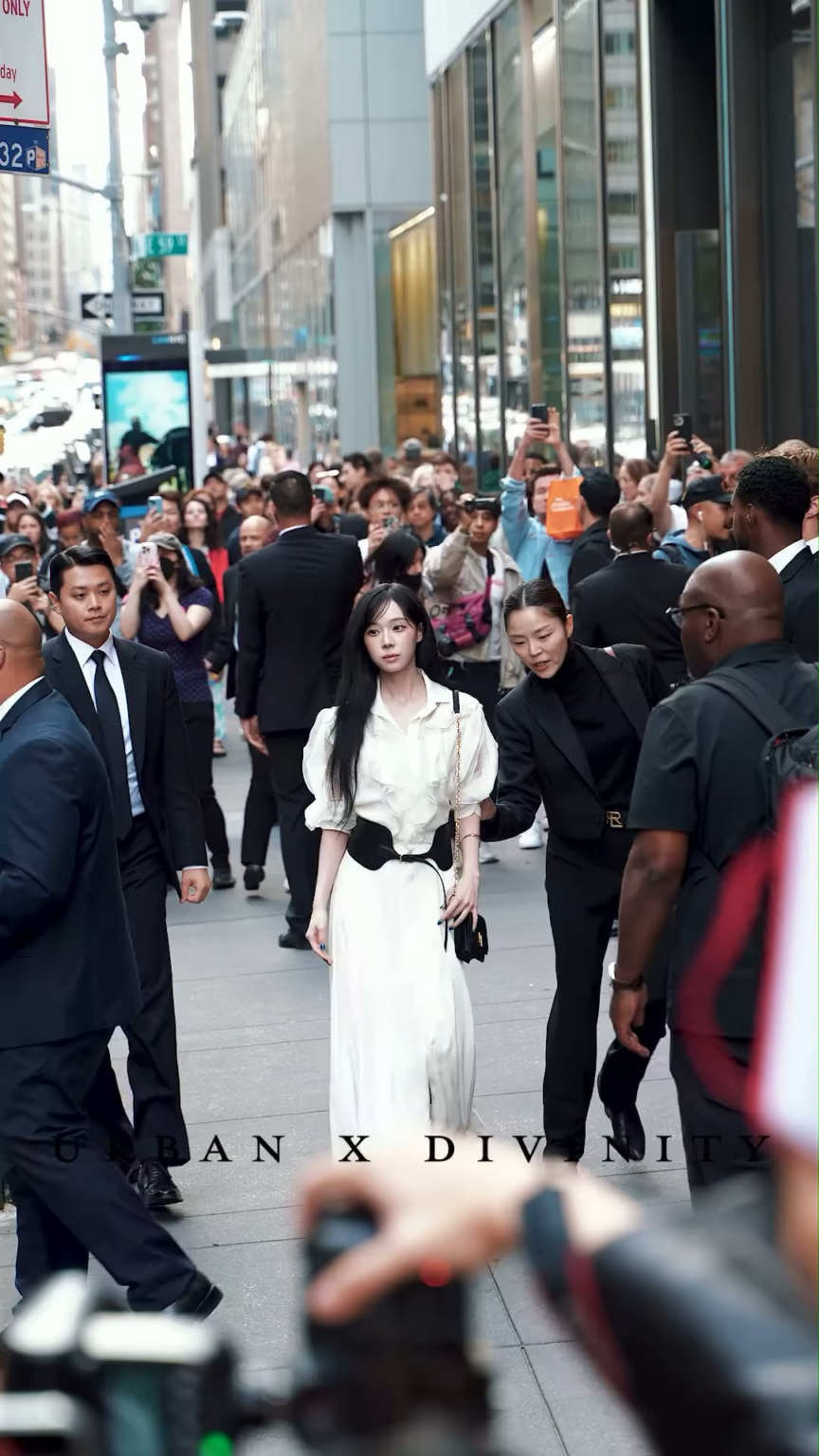 250911 UrbanXDivinity Instagram Update with Winter