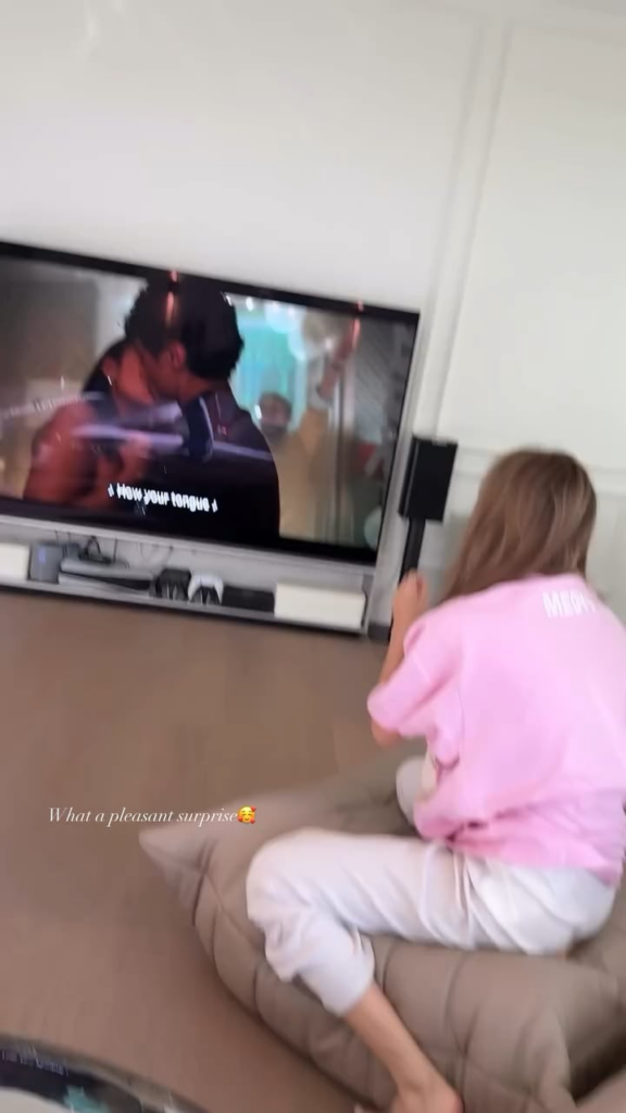 250911 تحديث قصة ليزا IG