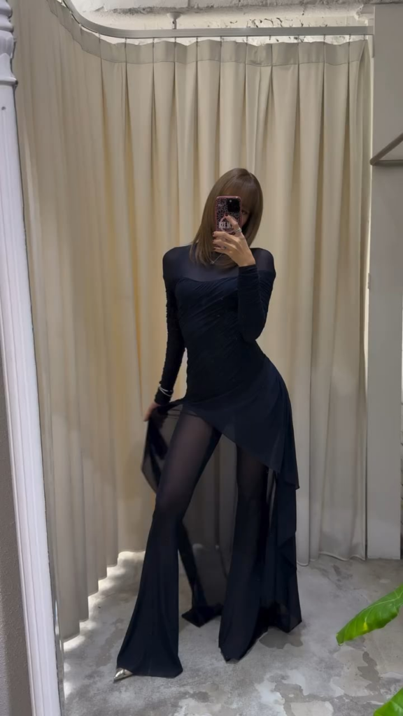 250904 Lisa IG Update: "بعض الليالي بلا نوم"