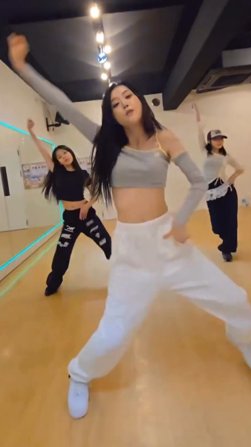 250904 Tri.Be Mire يعلم العمل القذر لمقدمي الطلبات المتدرب SM