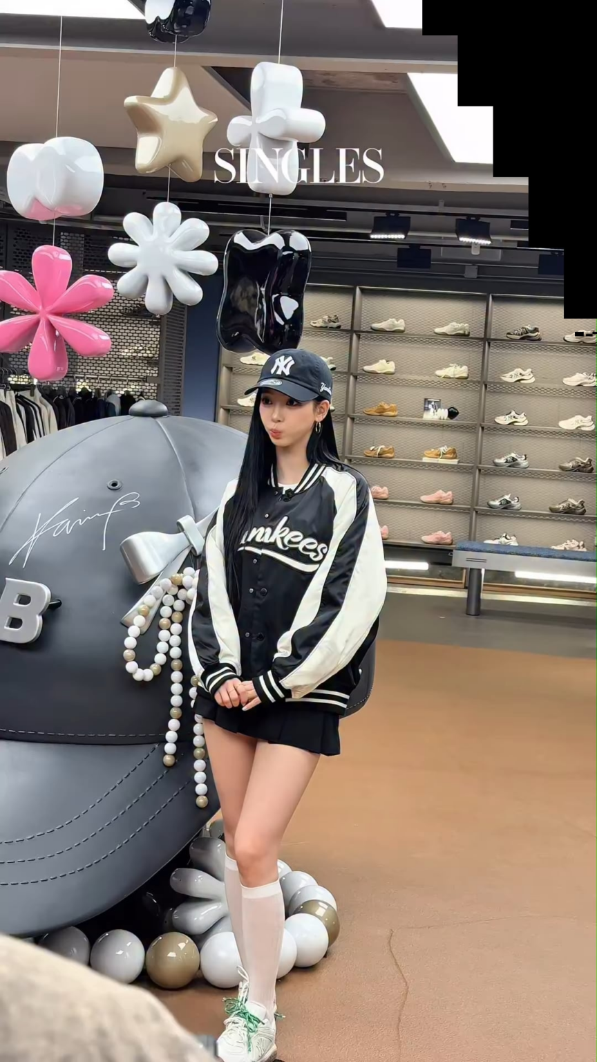 250922 Singles Instagram Update مع Karina