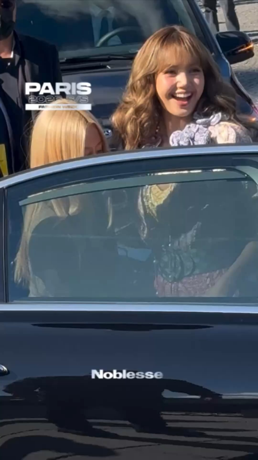 250930 ليزا @ لويس فويتون باريس أسبوع الموضة