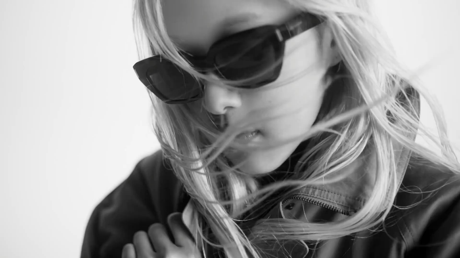 250901 Rosé for Saint Laurent