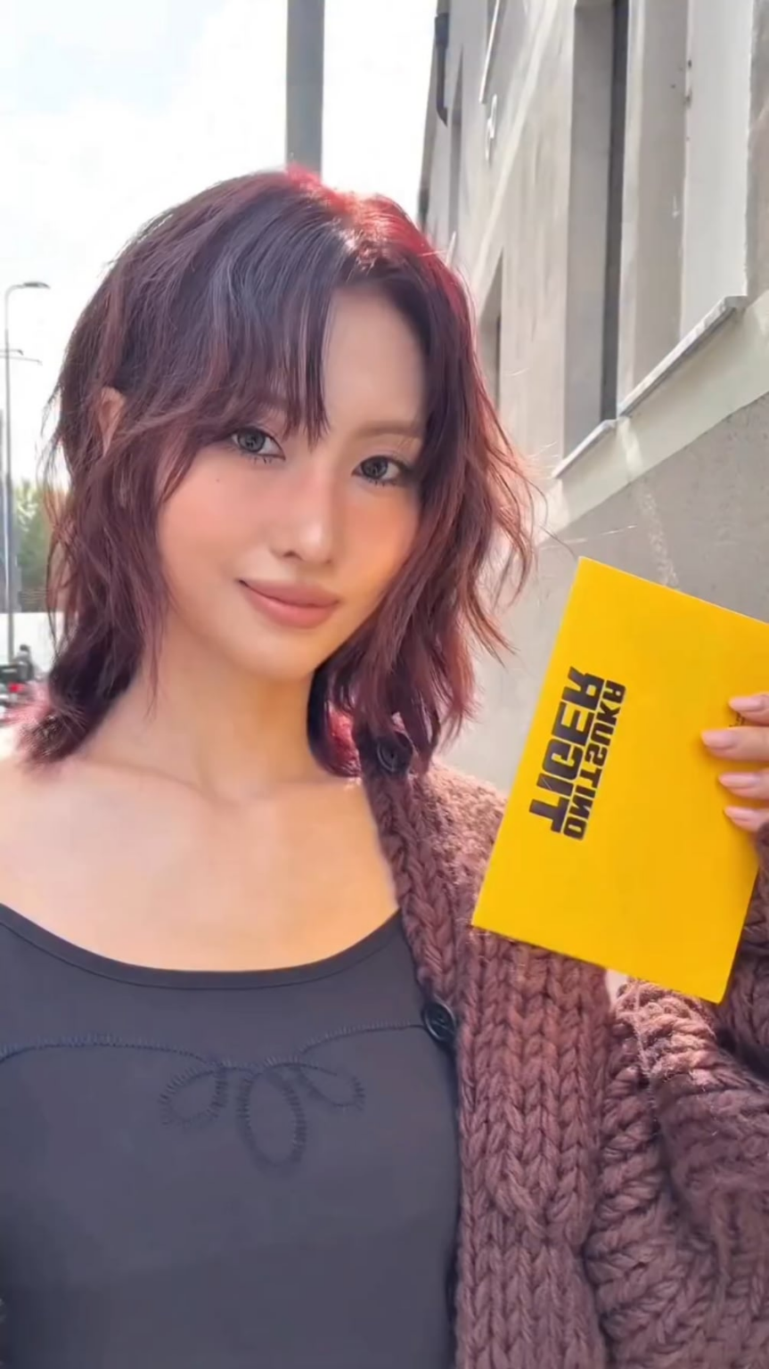 250924 تحديث Elle Korea Instagram - مجموعة 26SS الخاصة بـ Onitsuka Tiger قريبًا! momo @onitsukatigerofficial onitsukatigerkr @twicetagram