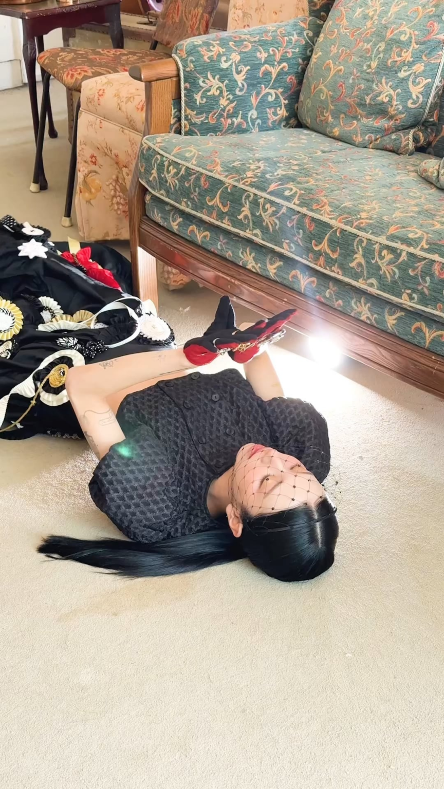 250919 تحديث Tiktok مع chaeyoung - وضع القطط الغريبة ON🐯👀