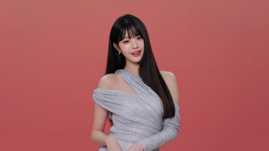 250928 Wonyoung - New Amber Silk Edition (Dyson Korea CF)