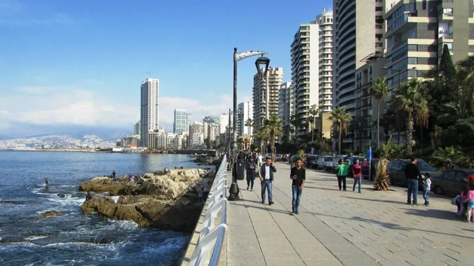 الكورنيش البحري لمدينة بيروت (مواقع).