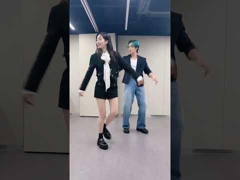 Stray Kids Lee يعرف مع مرتين Dahyun - Ceremony (Dance Challenge) (250906)