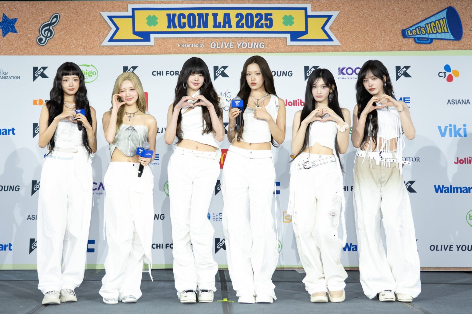 حساب مروحة KCON LA 2025 + تغطي الحدث كضغط على R/KPOP حساب مروحة KCON LA 2025 + تغطي الحدث كضغط على R/KPOP