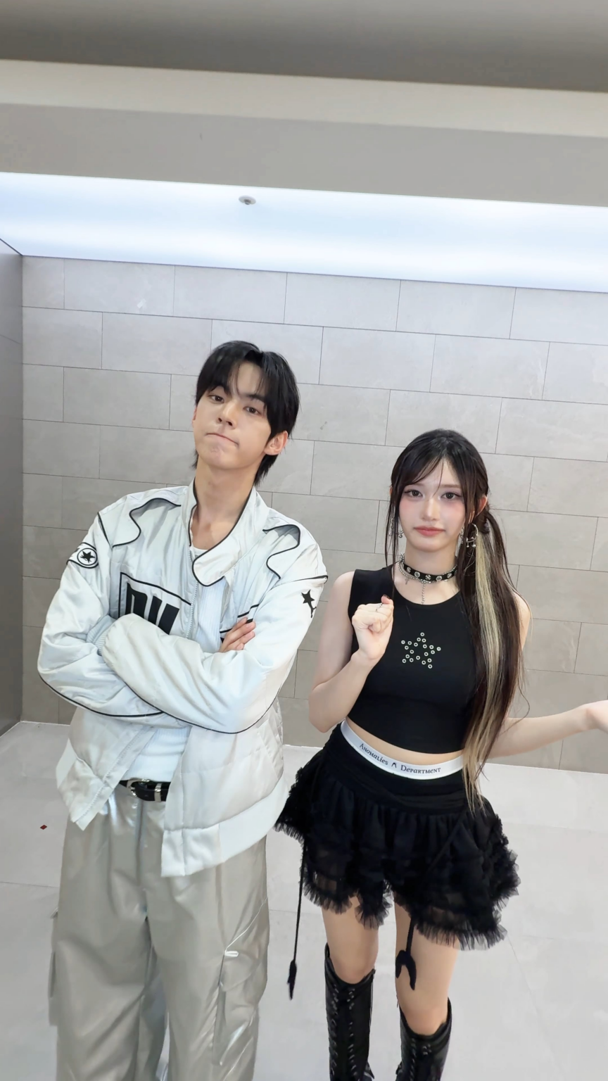 250908 ive update tiktok الرسمي مع Leeseo (الفذ. TWS Dohoon) - xoxz (التحدي)