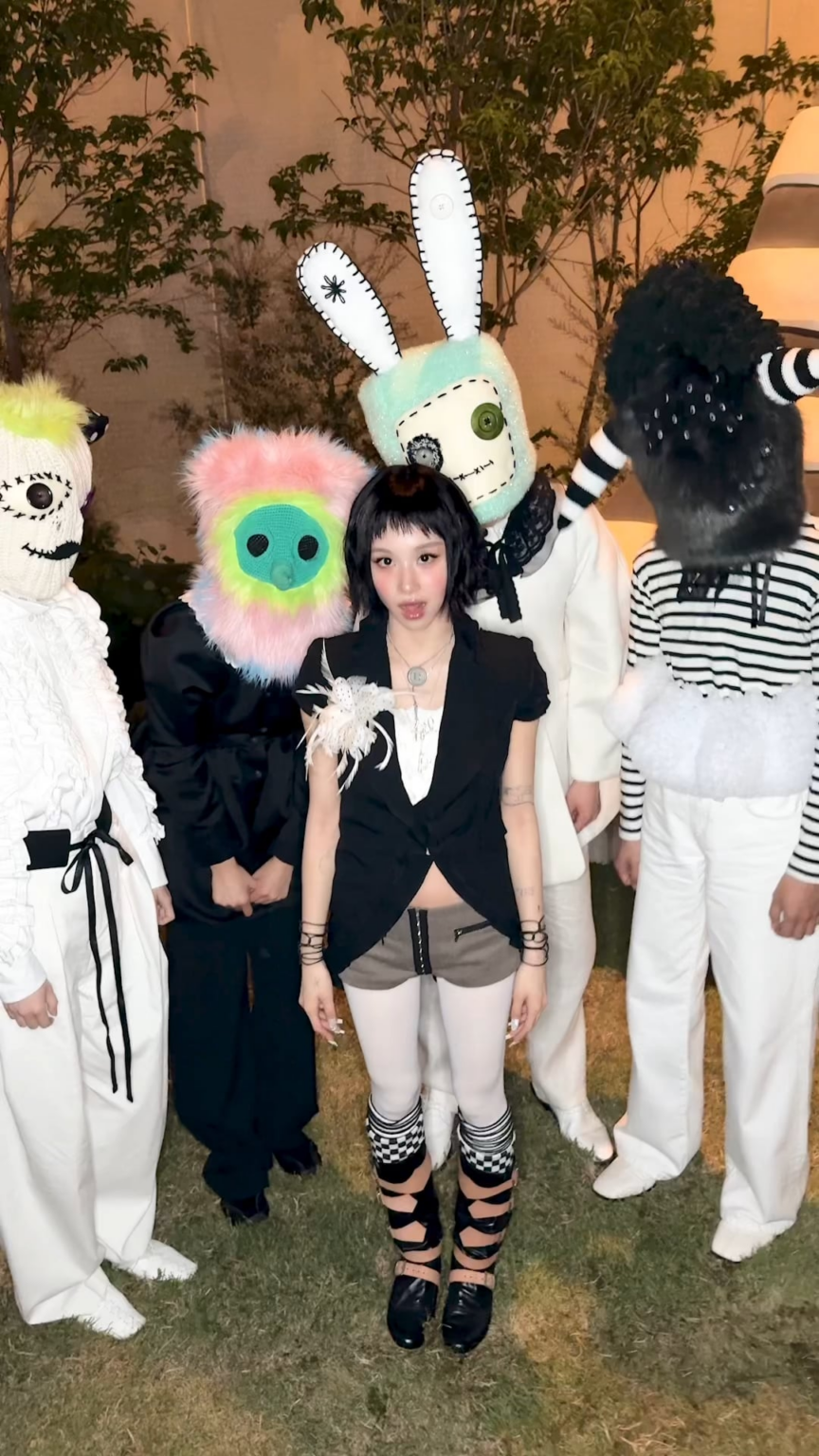 250915 تحديث Tiktok مع Chaeyoung - ما عليك سوى إطلاق النار من قلوبنا 🏹😈👺🐰🐮