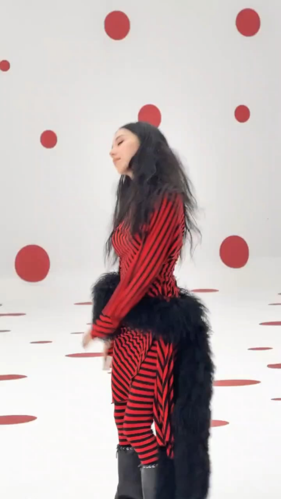 250918 تحديث Tiktok مع Chaeyoung - وراء الكواليس 🏹🧨