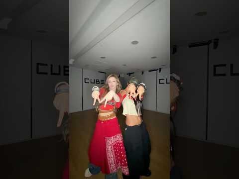 250919 قل لي ما هو مو؟ 🤟 (تحدي Yuqi Mo مع Honey J)