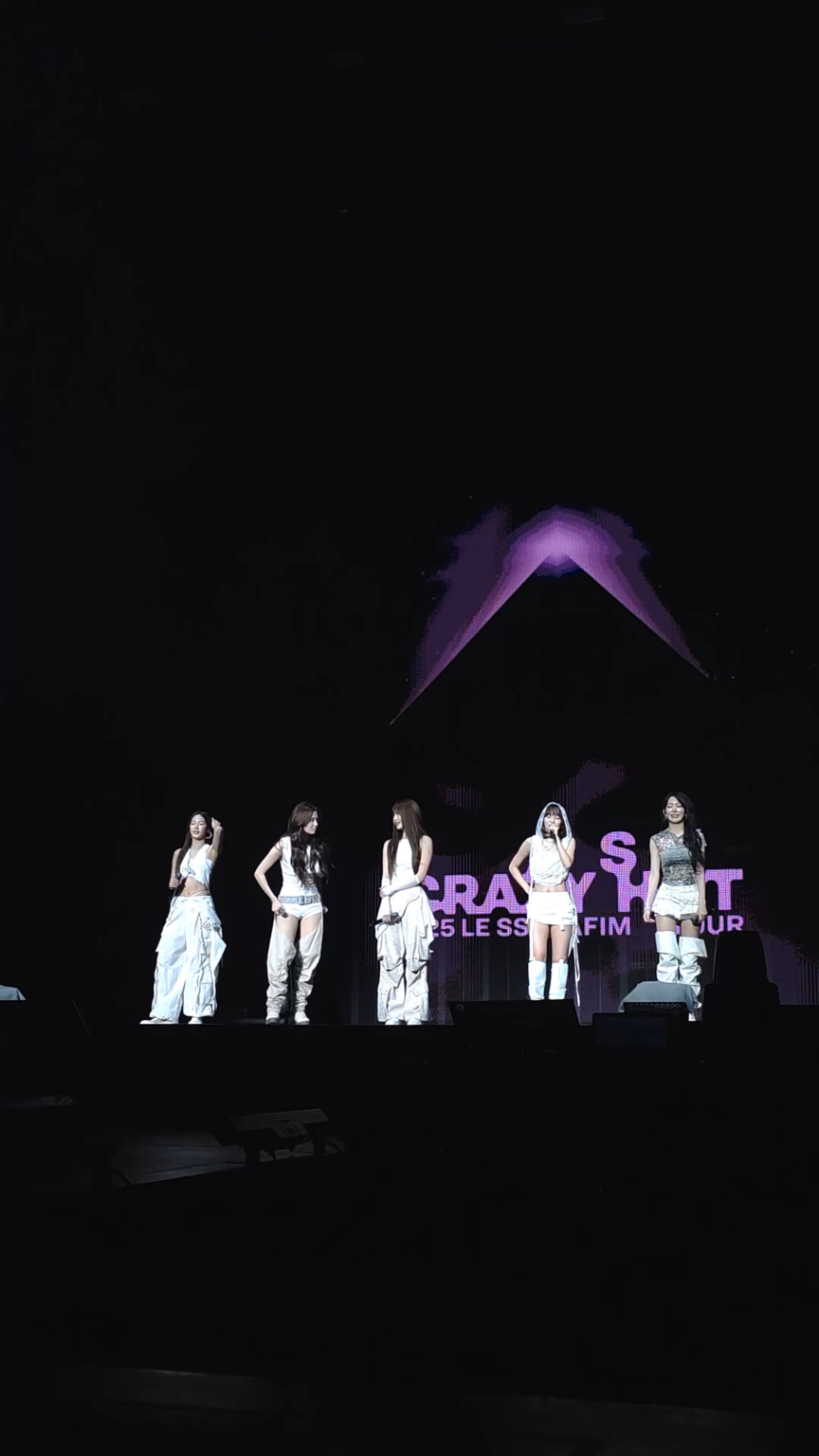 250904 Le Sserafim Tiktok Update - ليلة لتتذكرها في Newark✨ @ 2025 Le Sserafim Tour "Easy Crazy Hot" في Newark