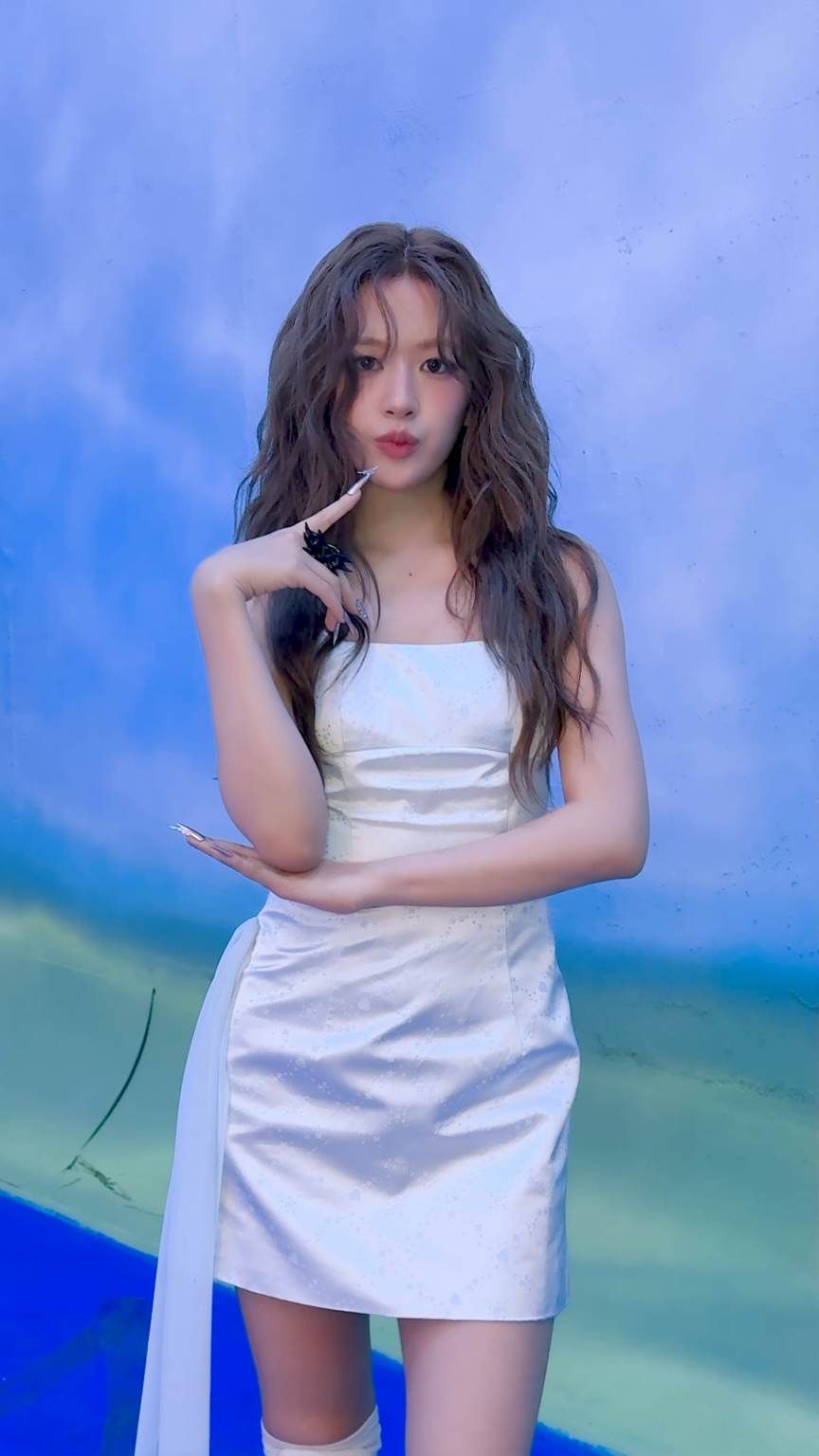 250901 ive تحديث Tiktok الرسمي مع Yujin - تعال إلى xoxz 💭🐶💋🫂