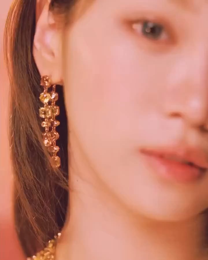 250903 Kim Chaewon - Marie Claire Korea X Swarovski (September 2025 Issue Digital Edition Moving Cover Preview - 3 إصدارات)