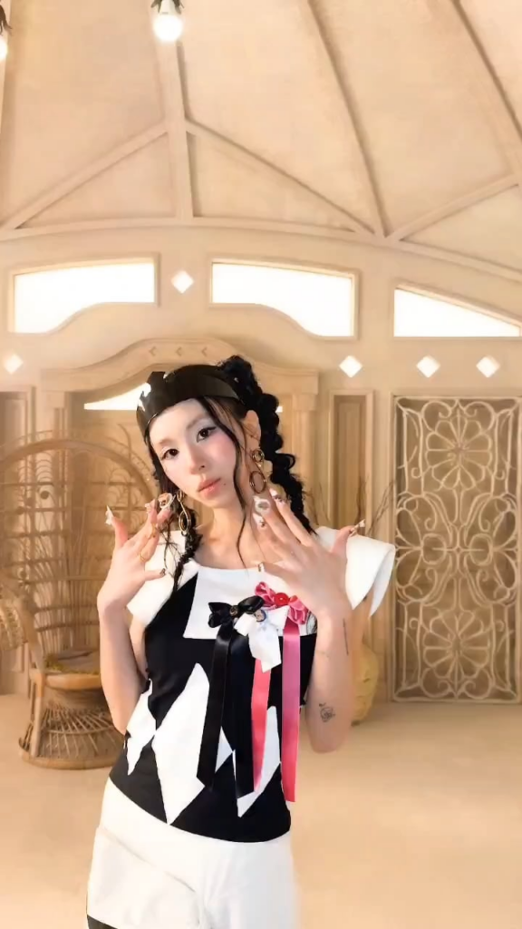 250914 تحديث Tiktok مع Chaeyoung - وضع كيوبيد على 🎀