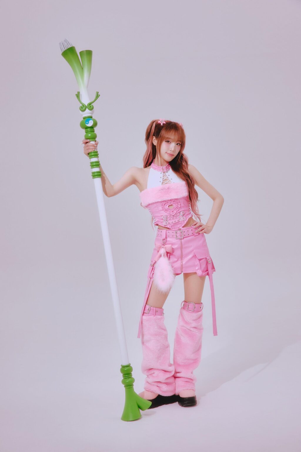 Yena - Japan Collaboration Single: Up (feat. Hatsune Miku) (صورة دعابة)