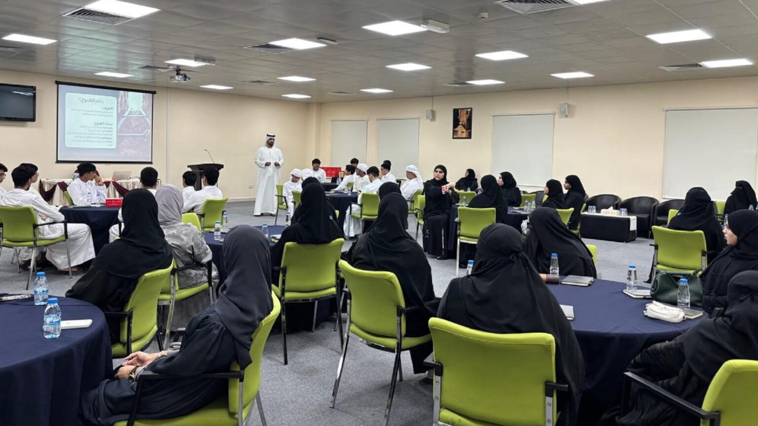 الشارقة للتمكين الاجتماعي تنظم جلسة إرشاد أكاديمي لمنتسبيها