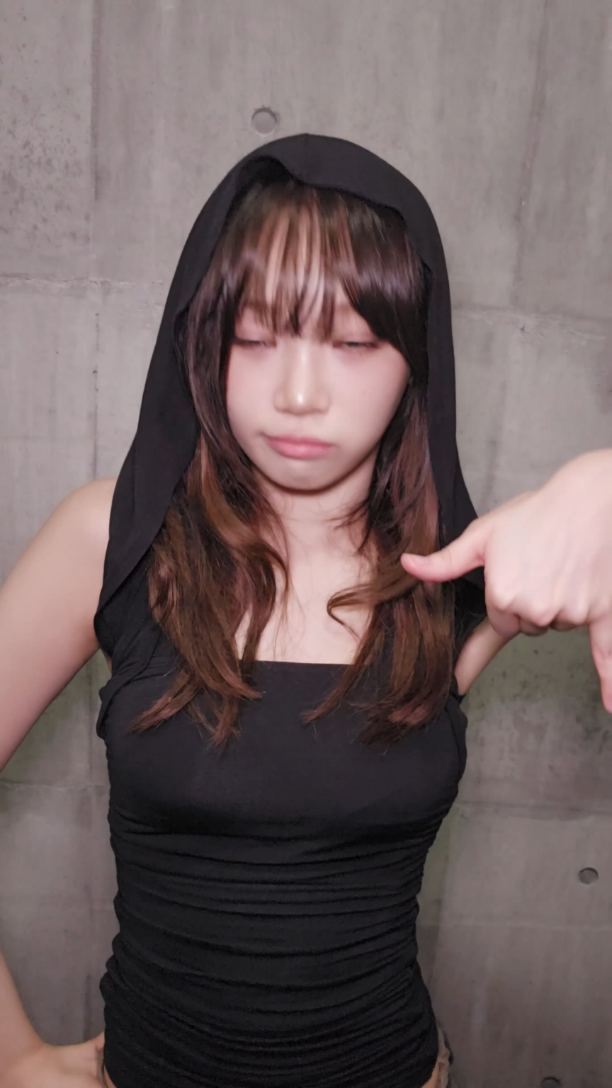 250901 Le Sserafim Tiktok Update with Kim Chaewon - مرحبًا؟ 📞