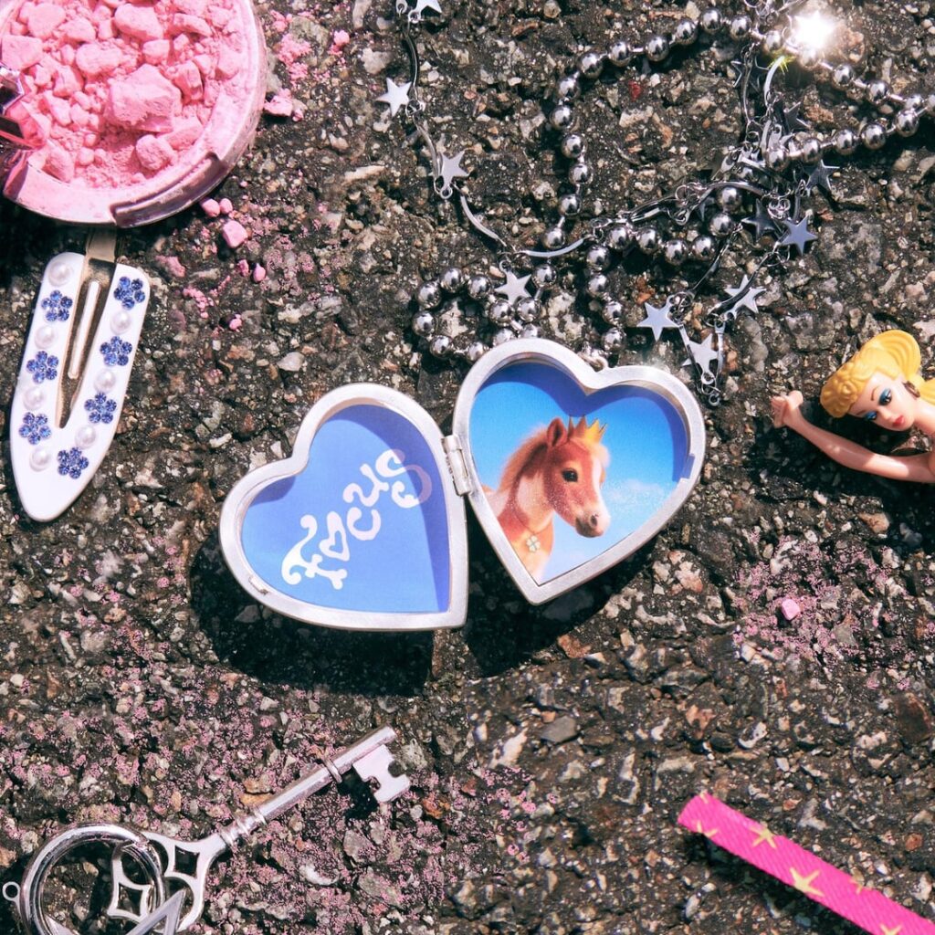 Hearts2Hearts - الألبوم المصغر الأول: Focus / Pre -release Single: Pretty Please (صور دعابة)