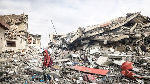 سويسرا تعتزم استقبال 20 طفلاً من غزة للعلاج