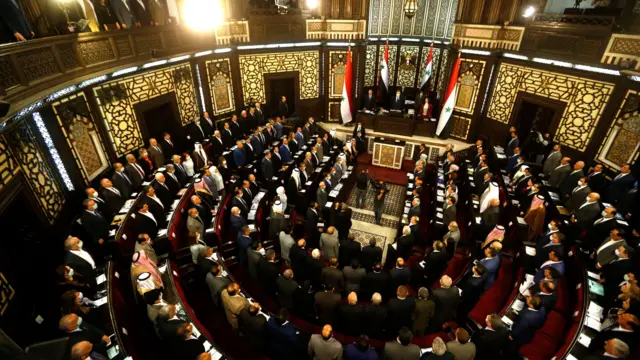 صورة لاجتماع أعضاء مجلس الشعب السوري لمناقشة الانتخابات الرئاسية المقبلة، في العاصمة دمشق، في 18 أبريل/نيسان 2021.