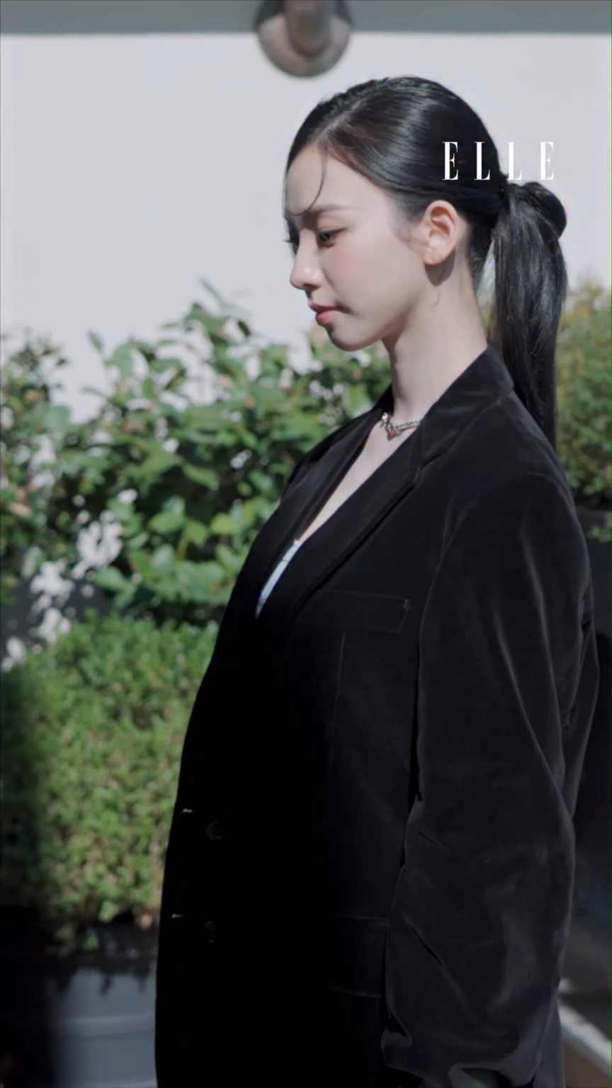 250925 تحديث Elle Korea Instagram مع Karina