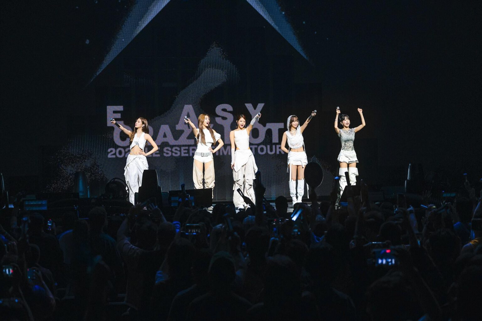 المراجعة: حفل سان فرانسيسكو في لو سيرافيم يؤكد مكانه بين أفضل الطبقة K-Pop