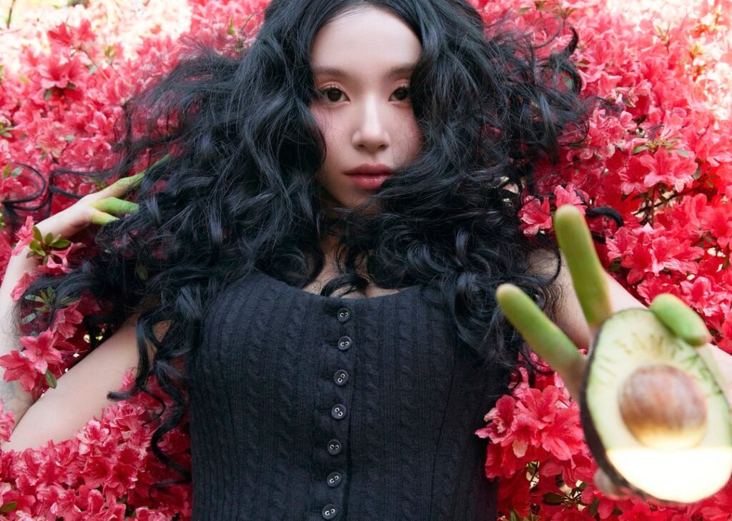 مرتين Chaeyoung - الألبوم الأول: Lil Fantasy Vol.1 (Concept Photo 1 - Chaeyoung in Your Fantasy #1)