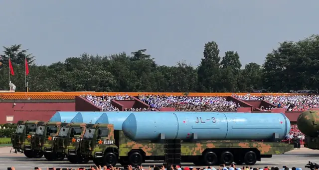 تشكيلة الصواريخ الباليستية التي تطلقها الغواصات JuLang-3، المعروفة أيضاً باسم تشكيل الصواريخ الباليستية JL-3
