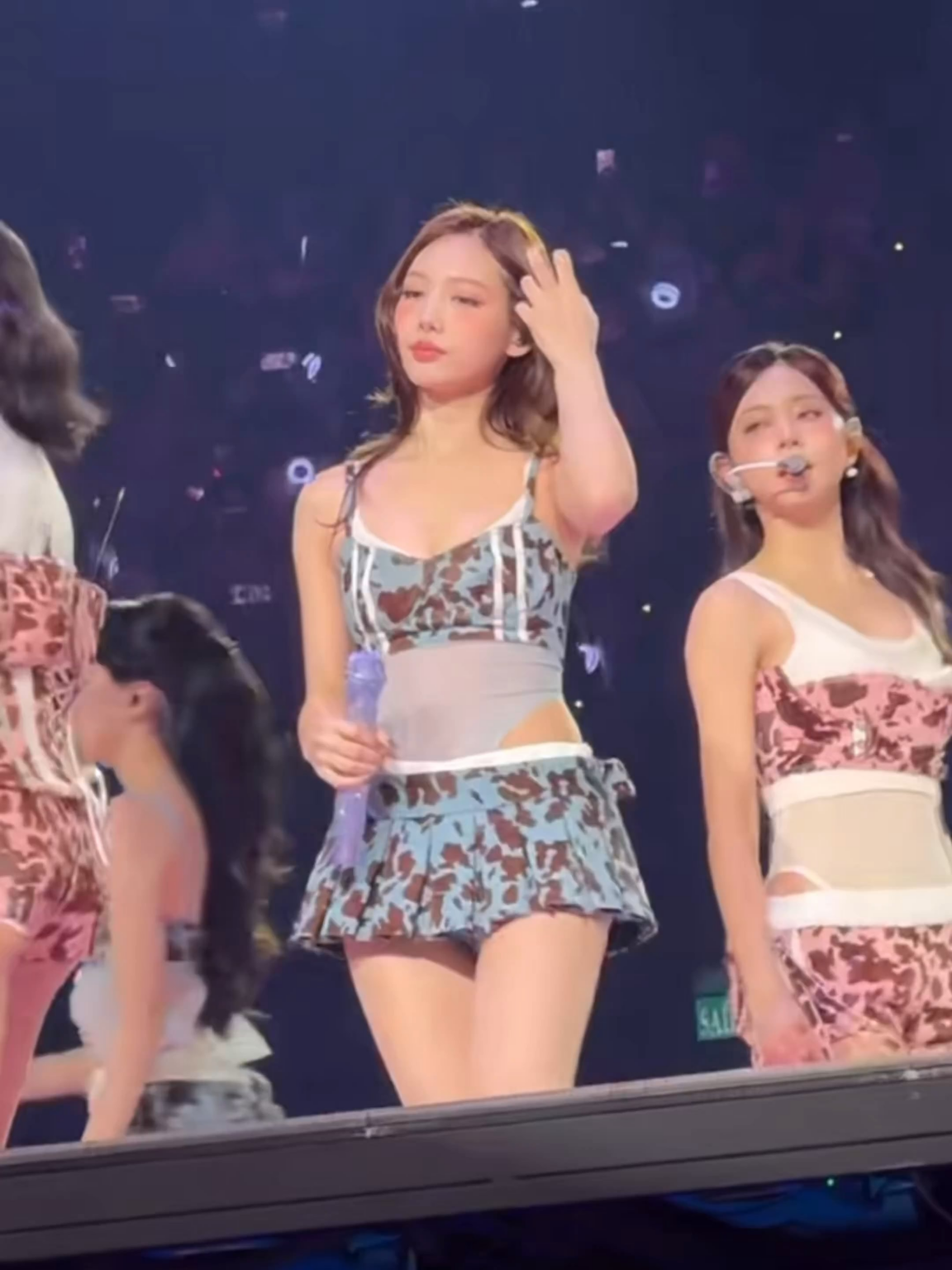 250927 نايون يبدو مذهلاً