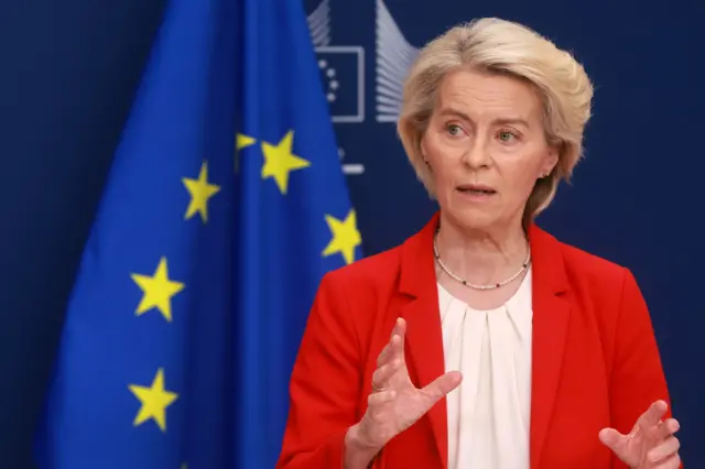 رئيسة المفوضية الأوروبية أورسولا فون دير لاين تدلي بتصريحات صحفية في بروكسل، بلجيكا، 30 سبتمبر/أيلول 2025