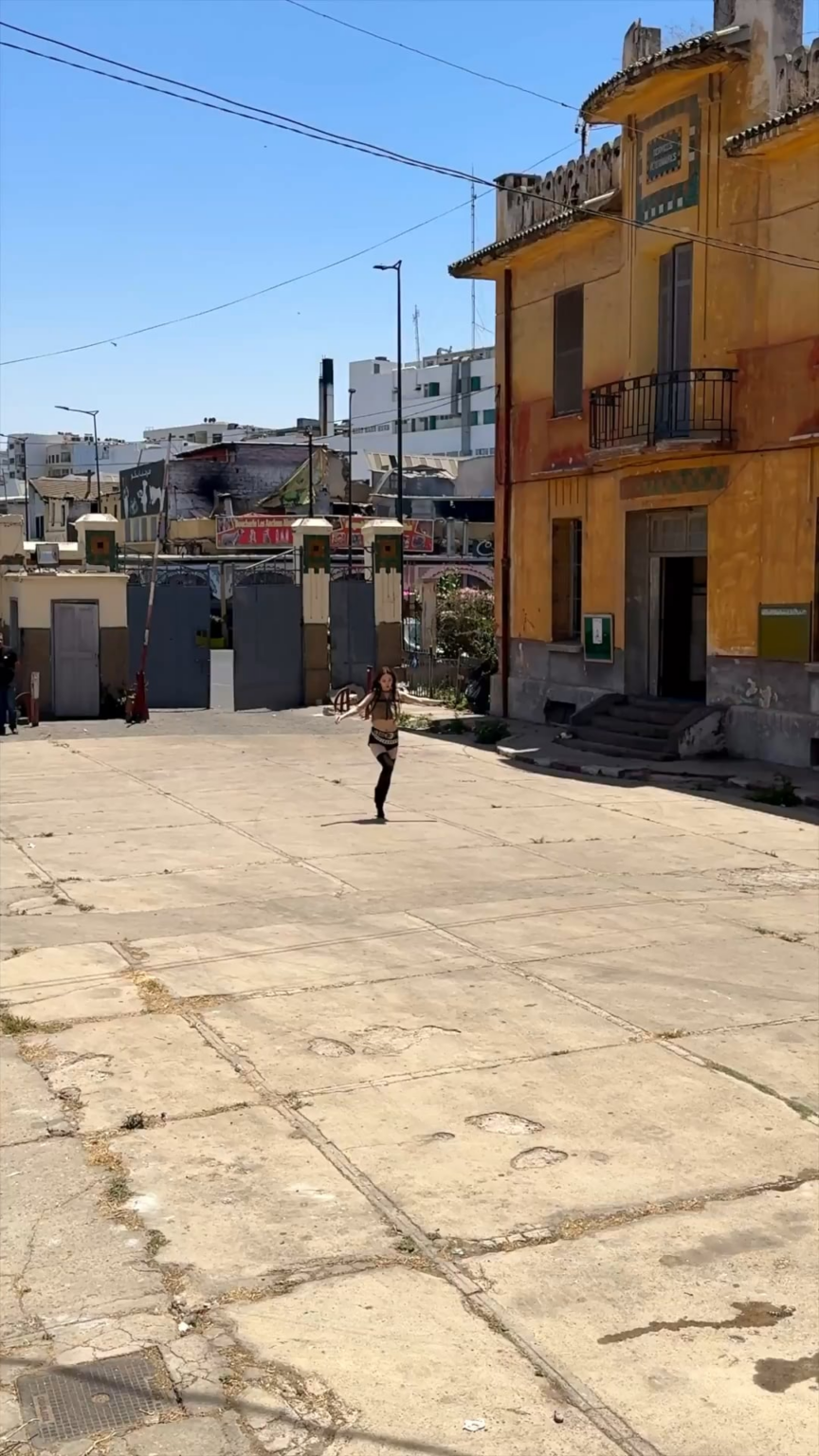 250903 تحديث AESPA Tiktok مع Karina - أنا كلما ظهرت هذه الأغنية: