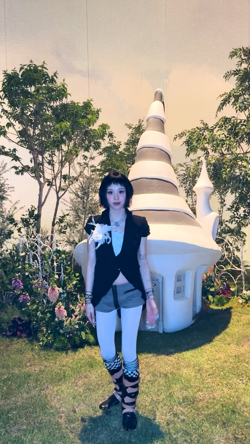 250912 تحديث Tiktok مع Chaeyoung - مغلق على Chaeyoung🏹