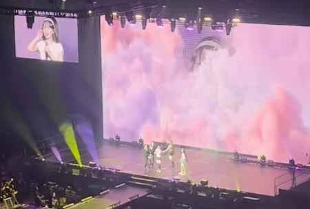 Chaewon ✈ في Newark Show